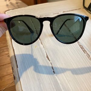 Erika style round sunglasses
